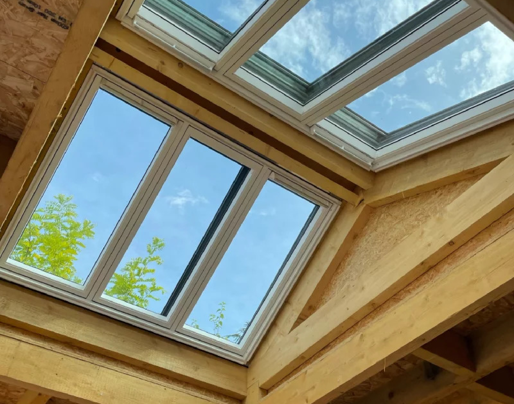 Tout sur la pose de Velux : comment réussir l’installation de votre fenêtre de toit ?